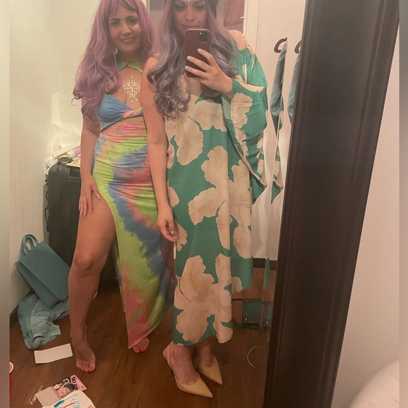 Beach Dress - Picture 3 of 5